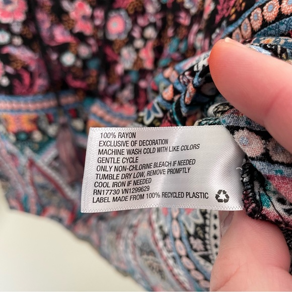 Knox Rose | Black and Pink Floral Pleated Tank | Size Small - Picture 11 of 11